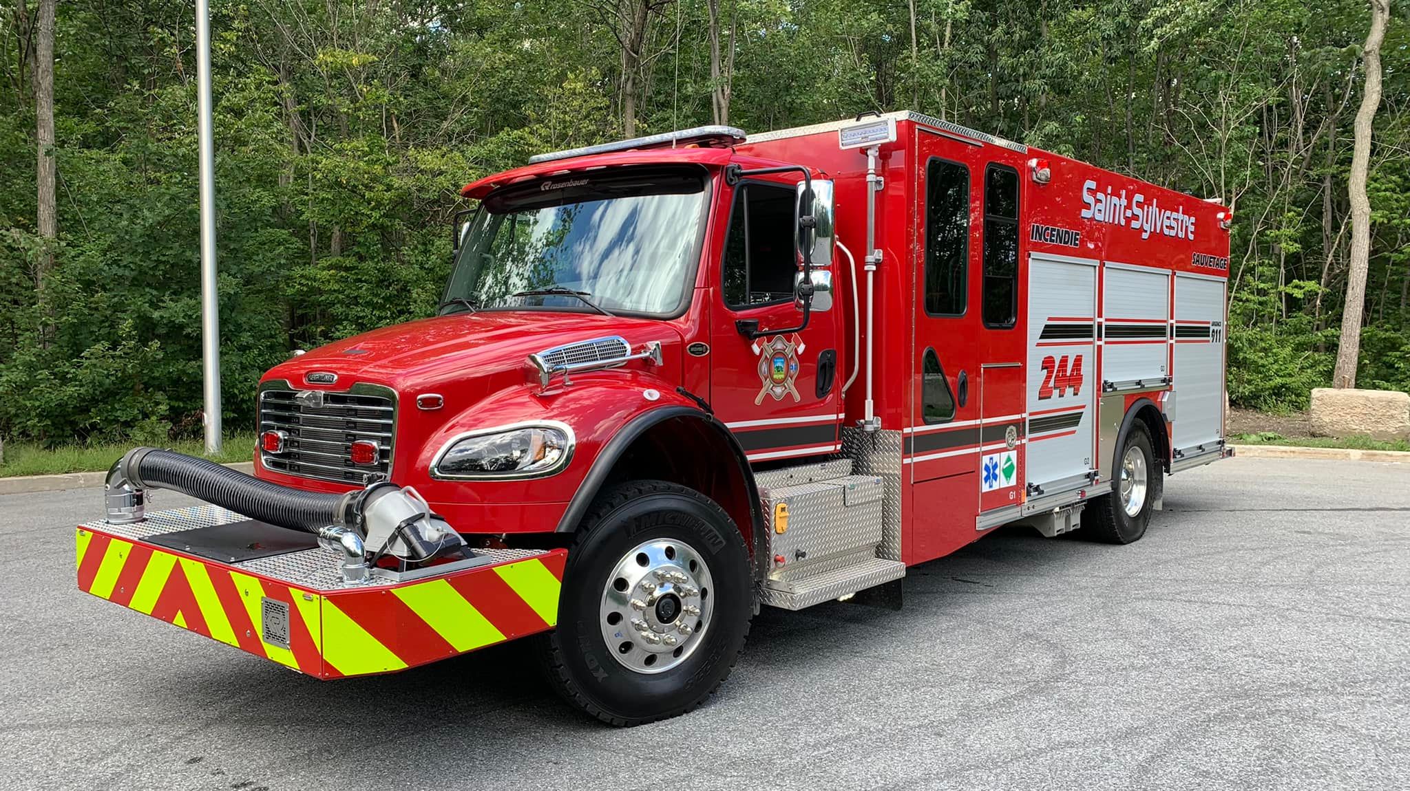 Camion incendie Rosenbauer de type autopompe